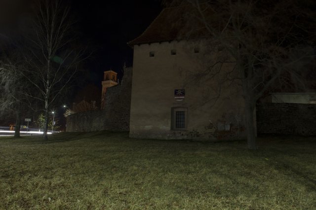 Neviditeľné hradby